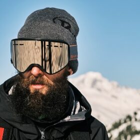 lunettes Demetz portées par un skieur