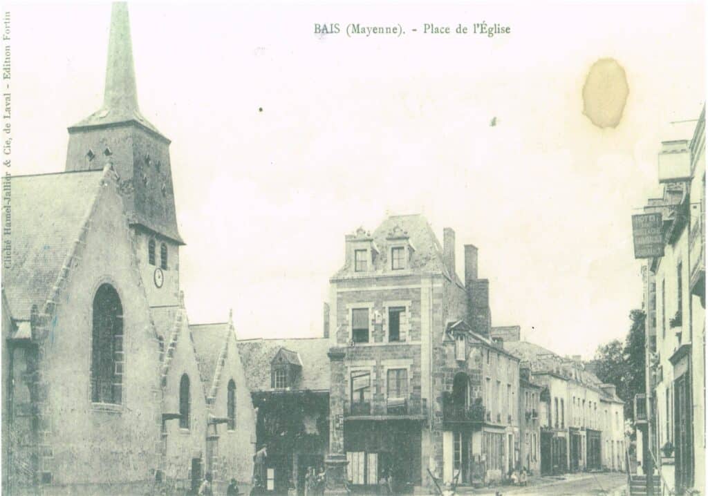 ancienne photo Bais place de l'Église